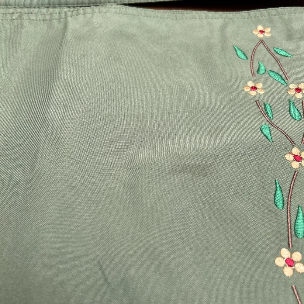 green floral embroidered Table Placemats‎ By Temptations QVC Lot 6